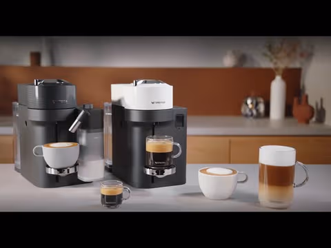 Vidéo de produit Nespresso Vertuo Lattissima, White 